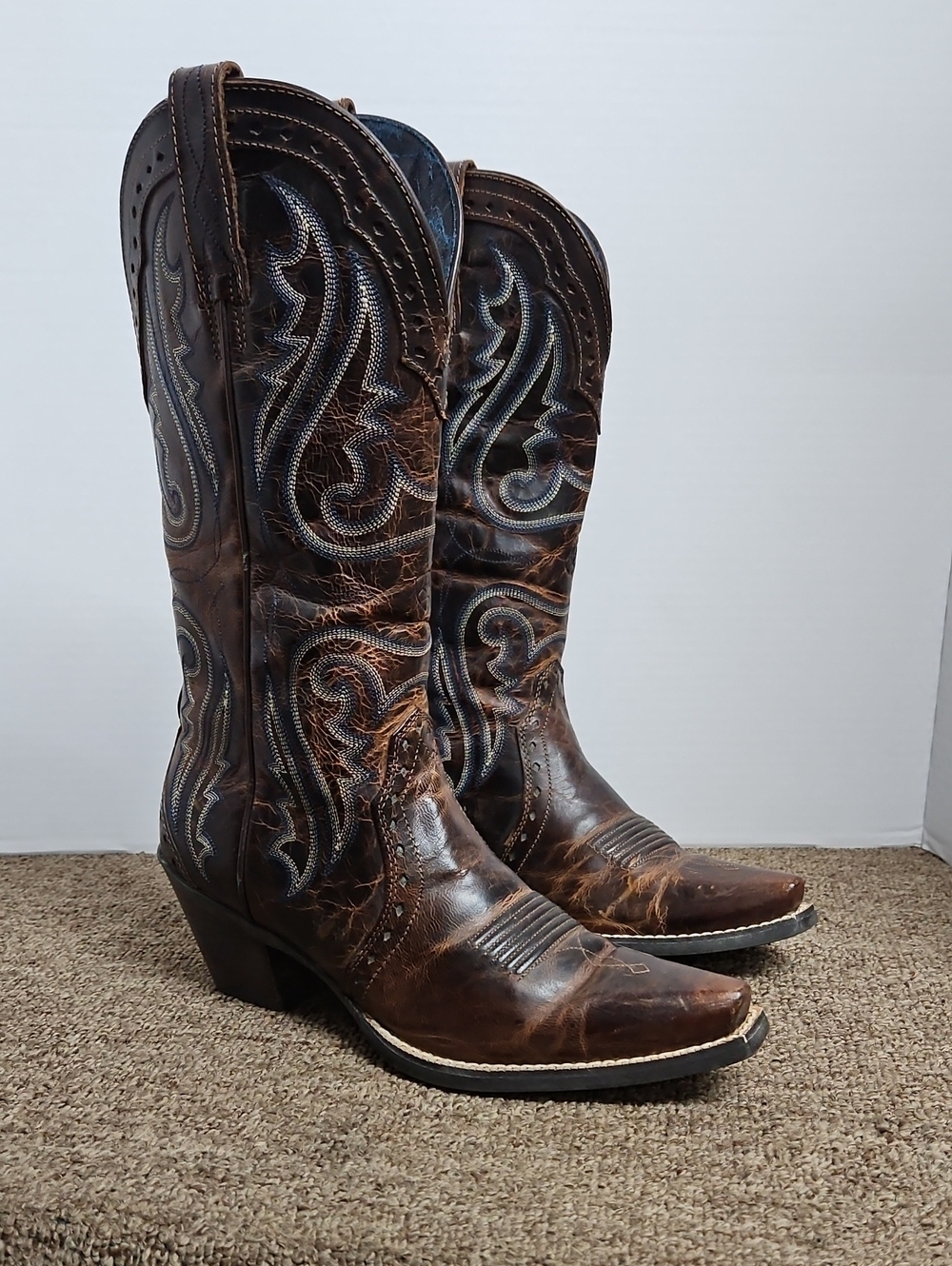 Ariat Heritage Brown Distressed Leather Embroidered Western Boots Sz 6.5 Womens